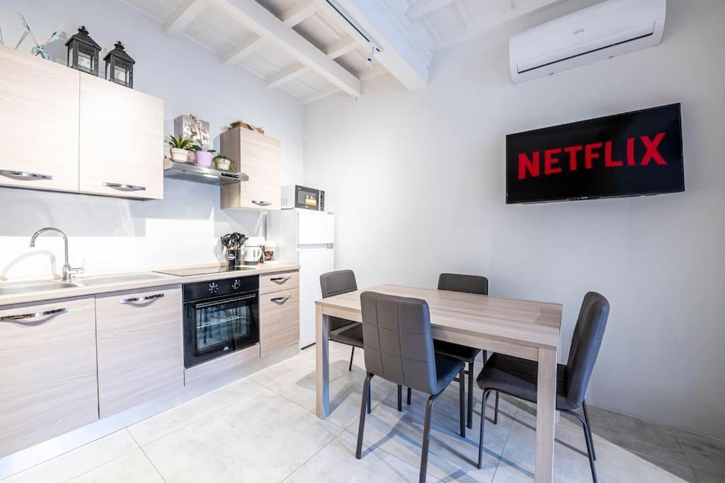 Apartment San Frediano Moderna Florence